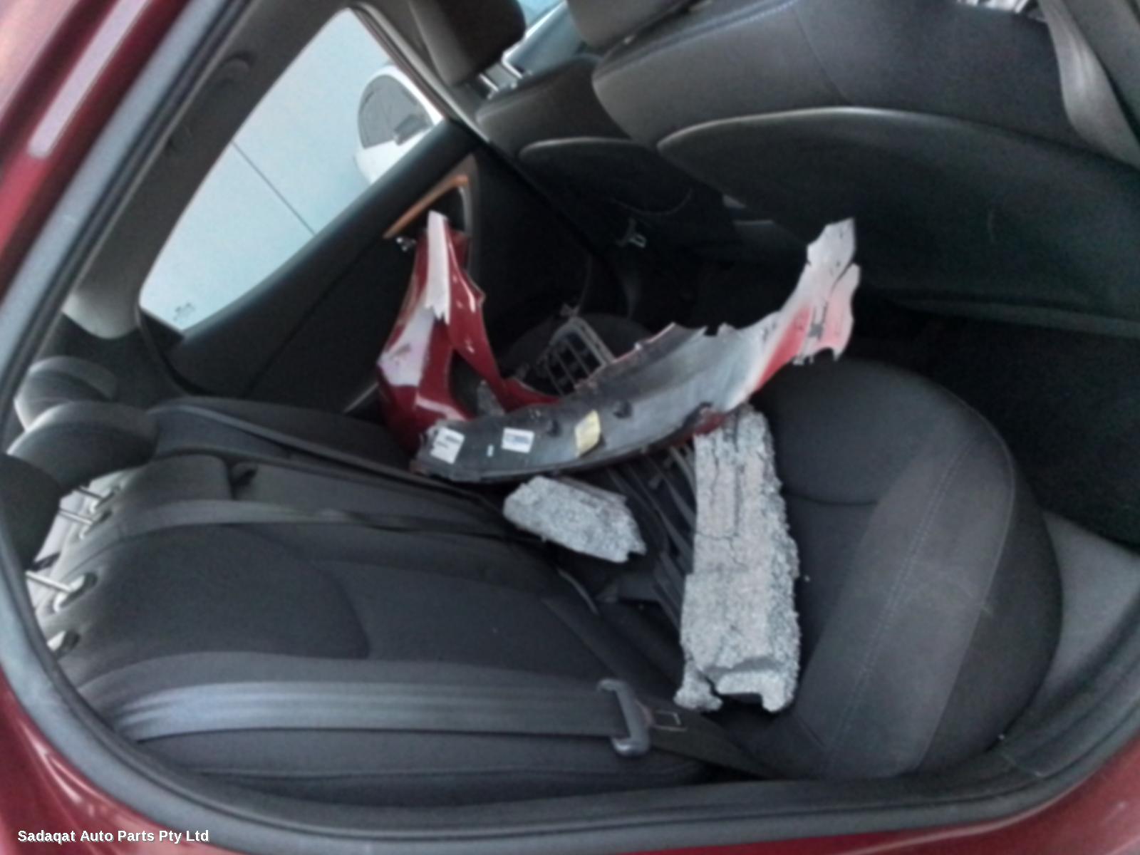 Hyundai Elantra Right Guard