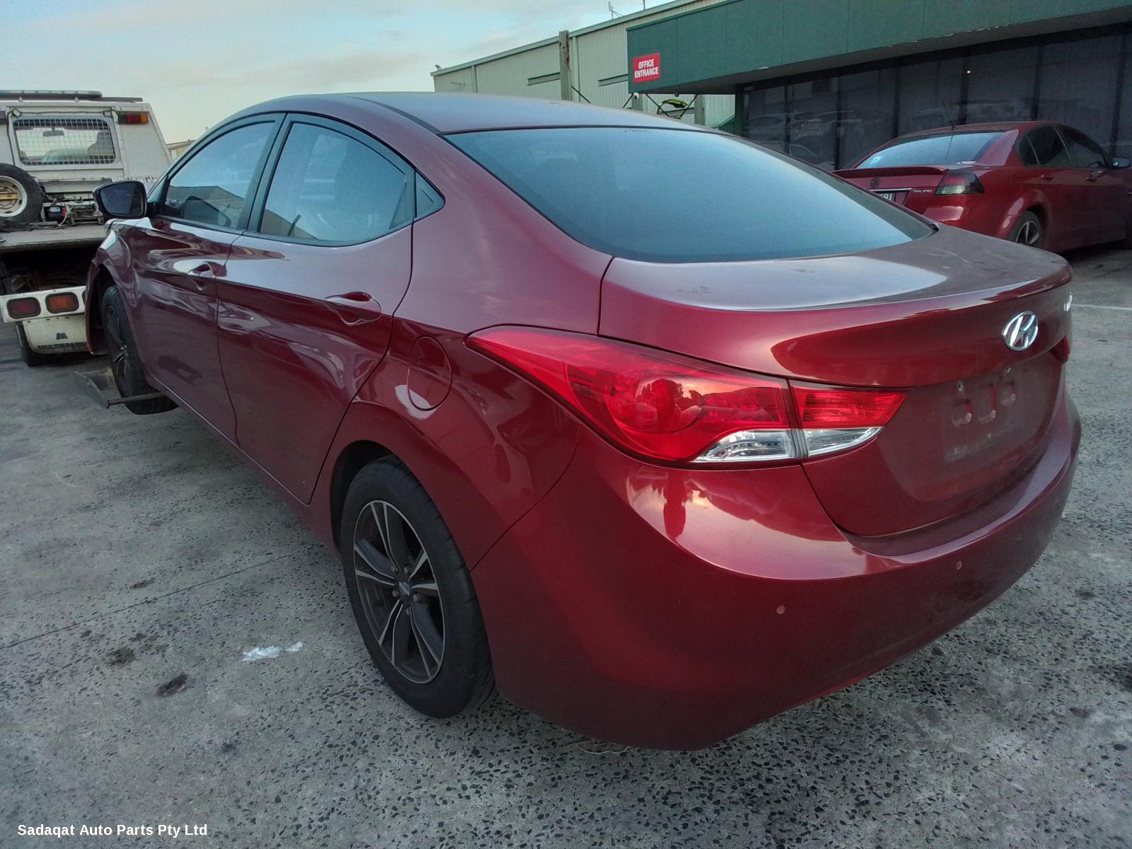 Hyundai Elantra Right Guard