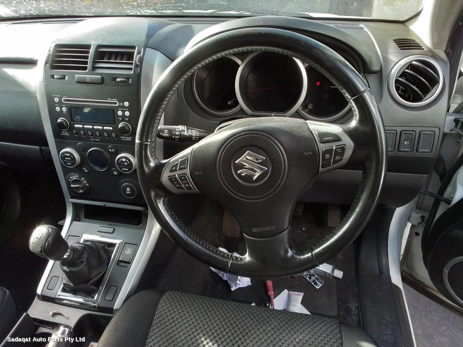 Suzuki Vitara Overflow Bottle