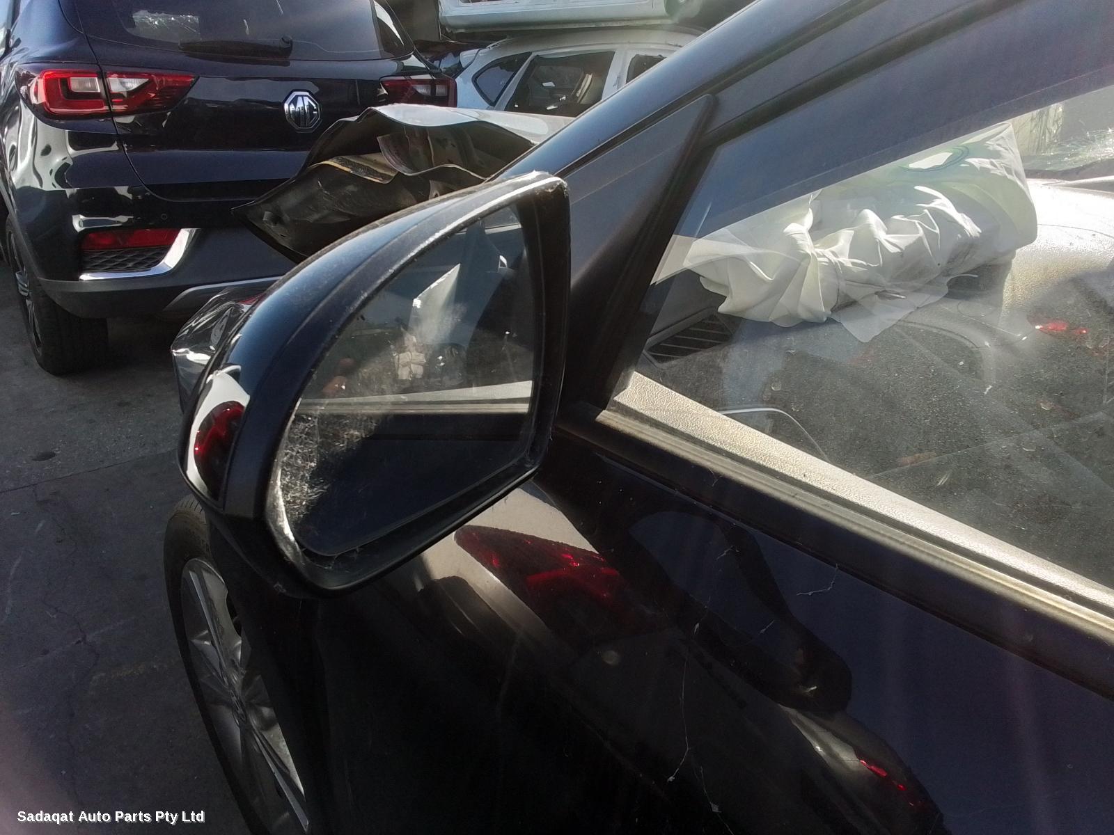 Hyundai Elantra Rear Garnish