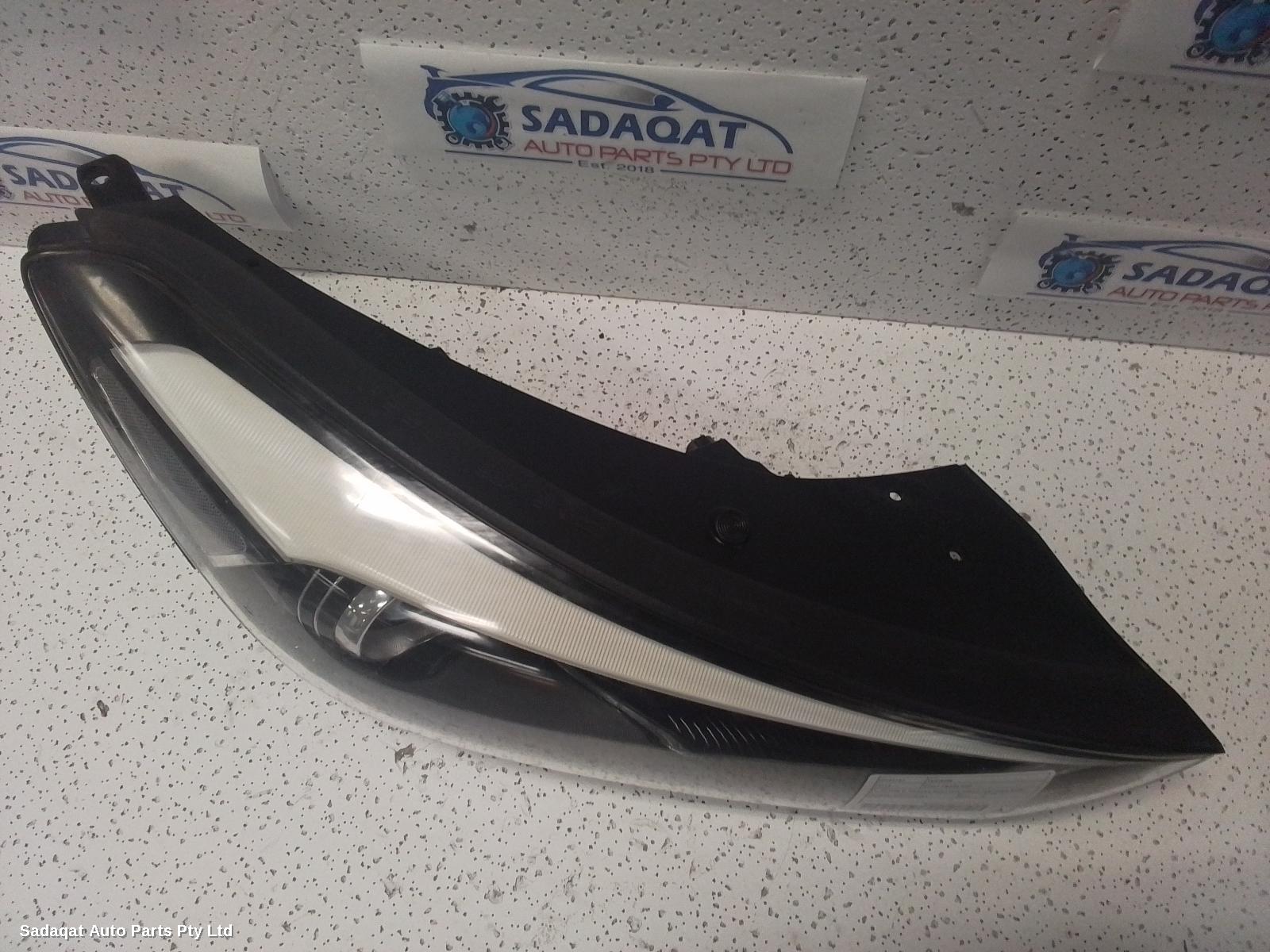 Hyundai Tucson Right Headlamp