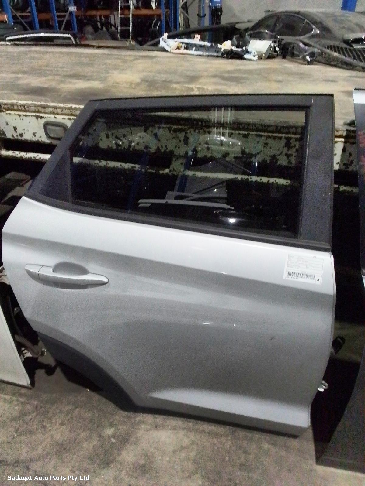 Hyundai Tucson Right_rear_door_sliding