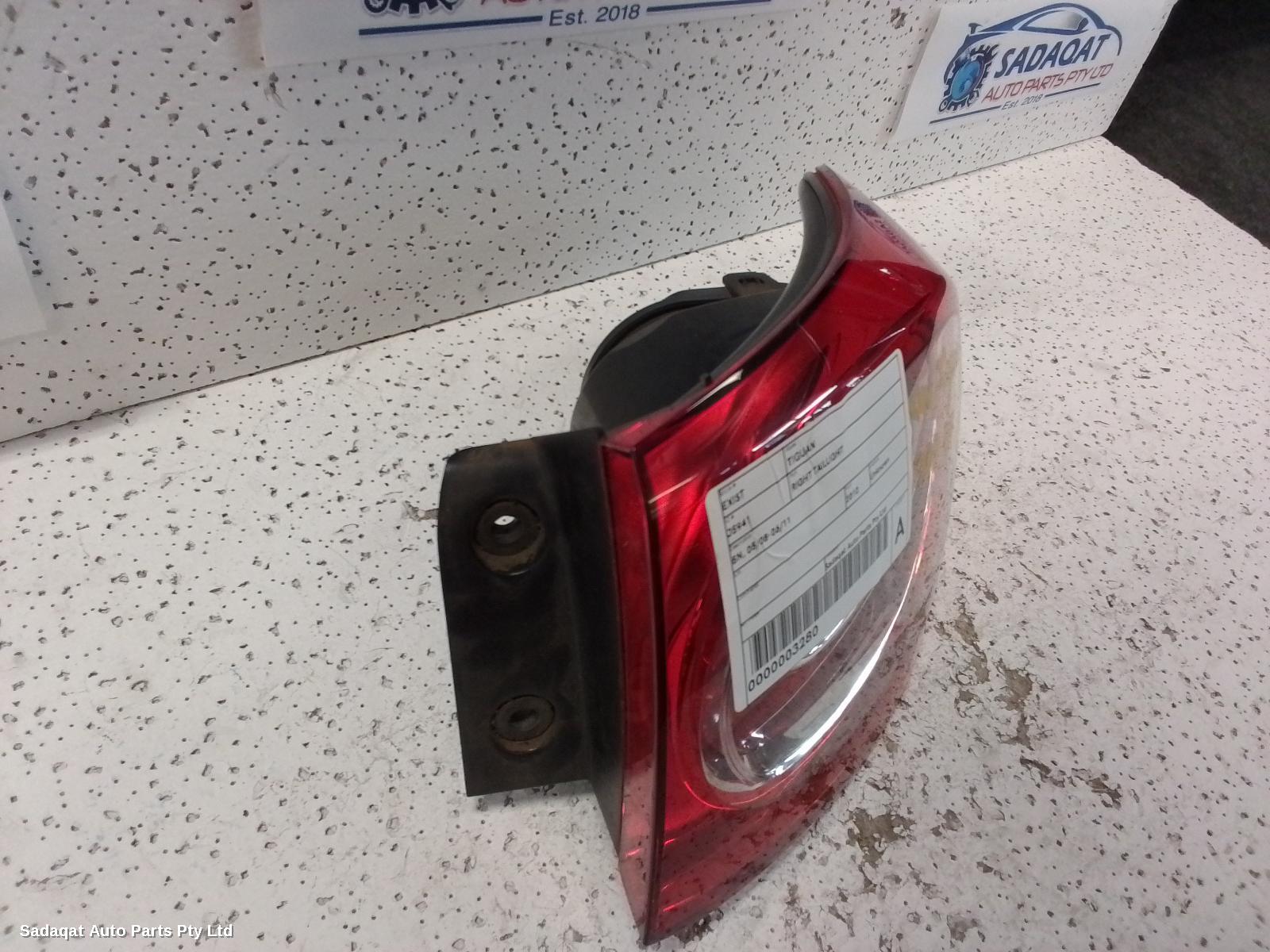 Volkswagen Tiguan Right Taillight