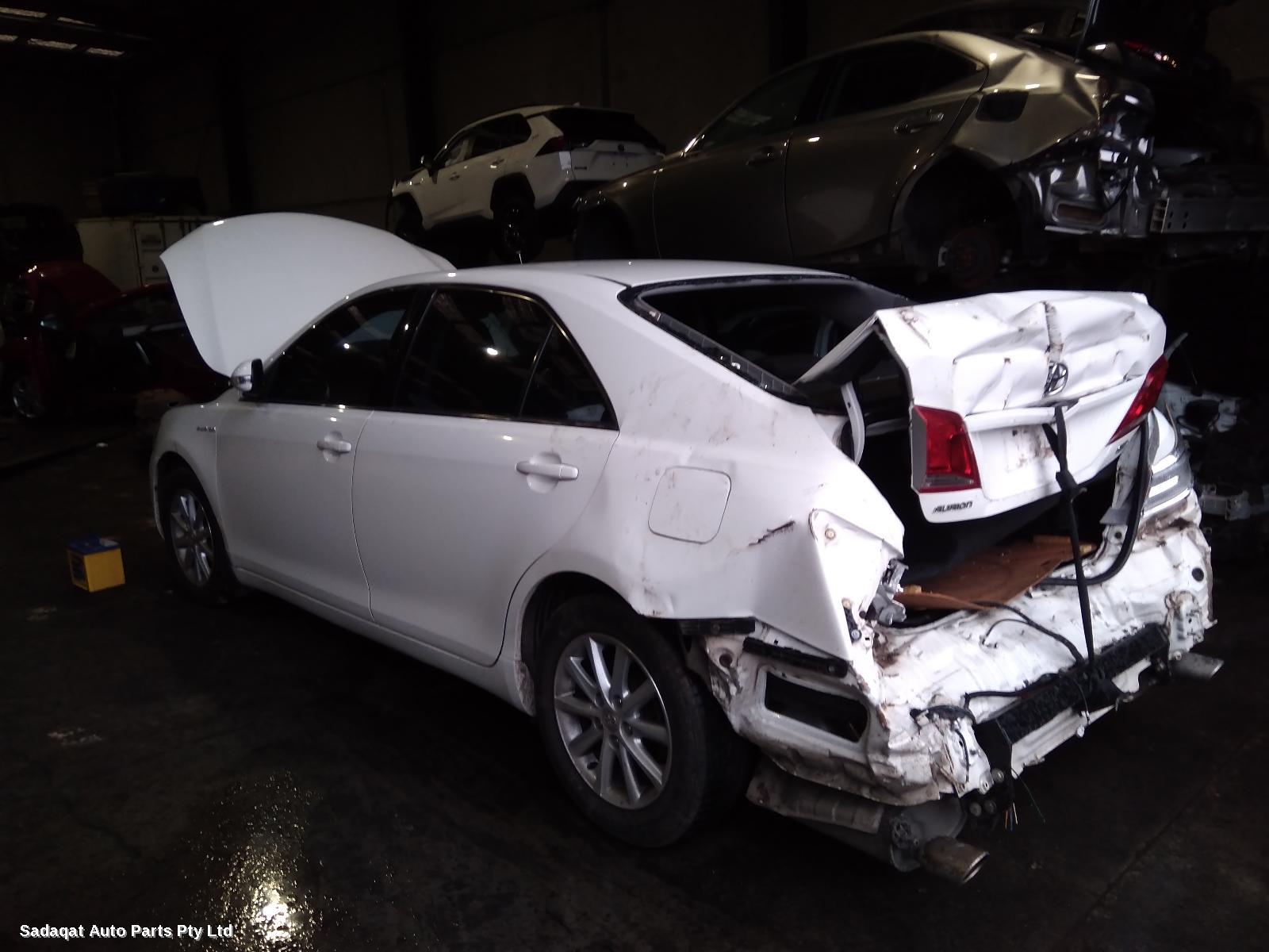 Toyota Aurion Right_rear_door_sliding