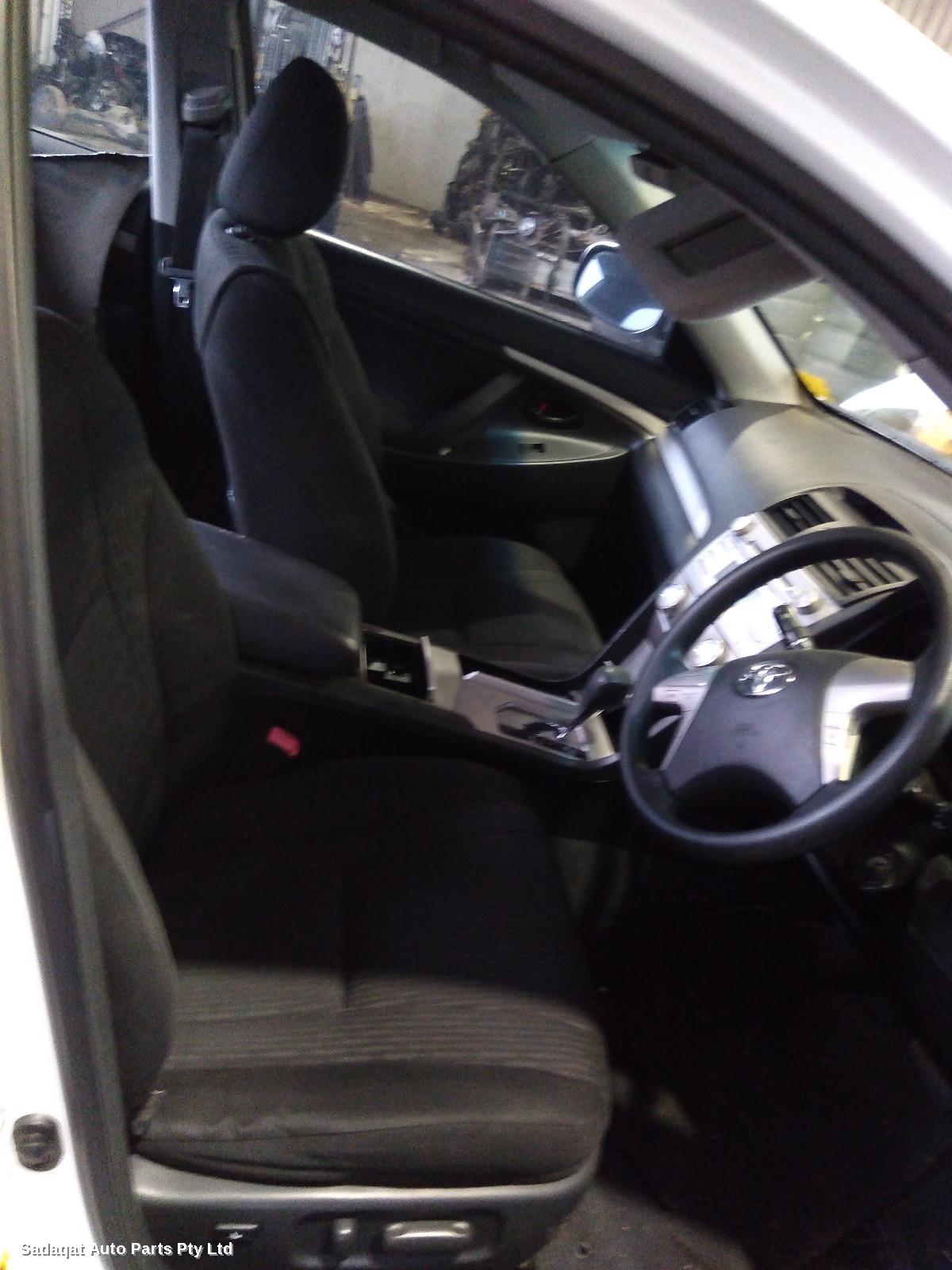 Toyota Aurion Right_rear_door_sliding