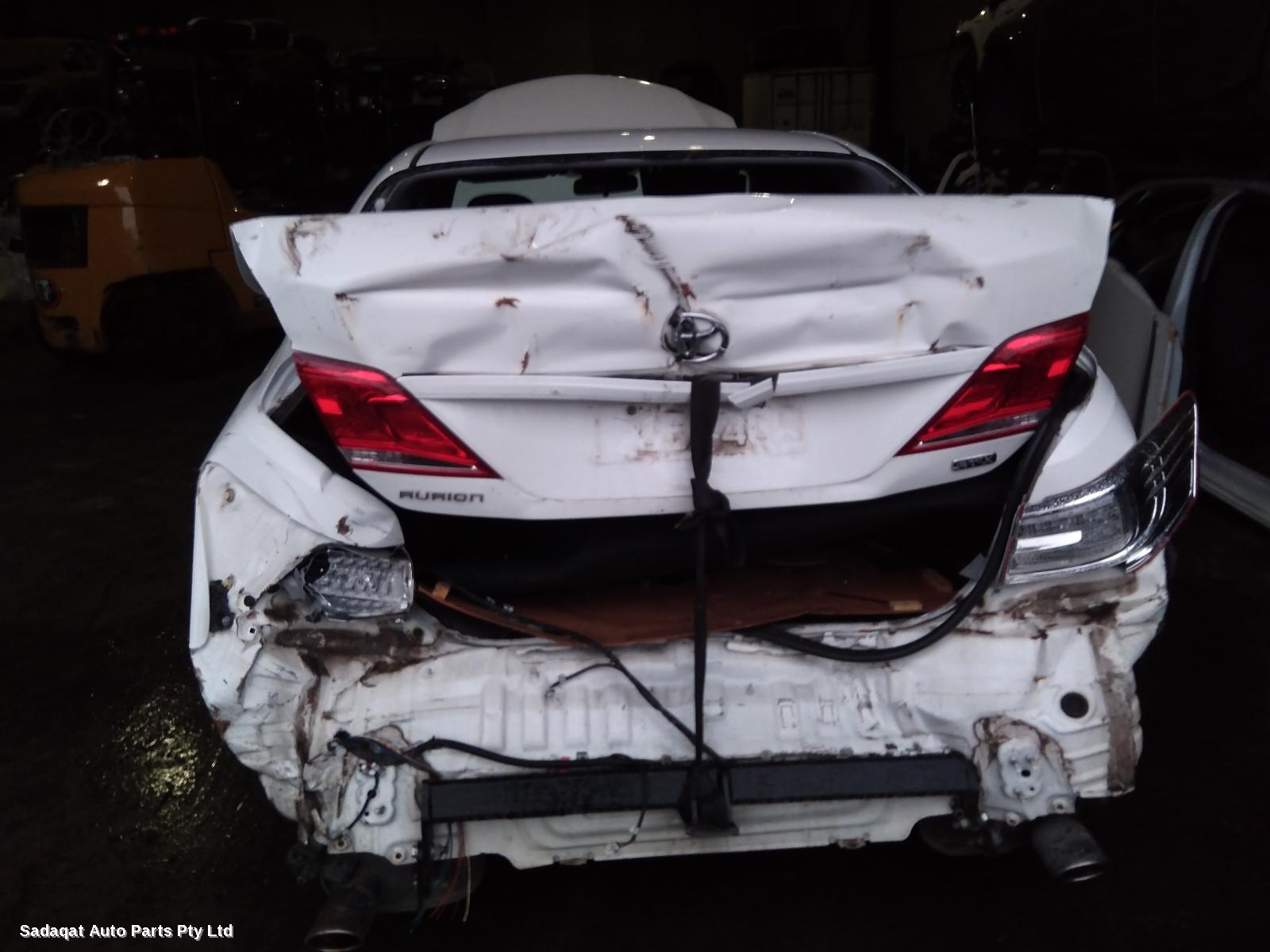 Toyota Aurion Right_rear_door_sliding