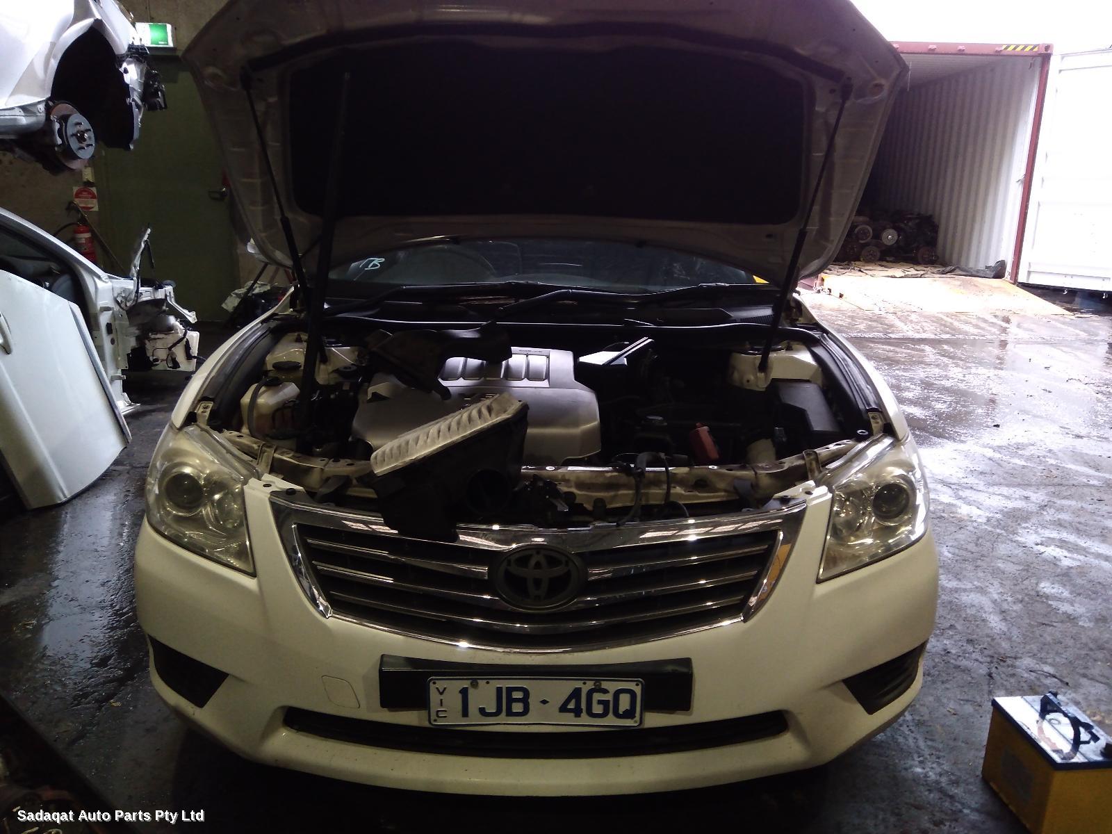 Toyota Aurion Right_rear_door_sliding