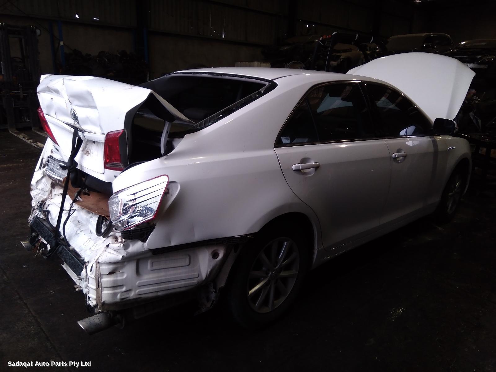 Toyota Aurion Right_rear_door_sliding