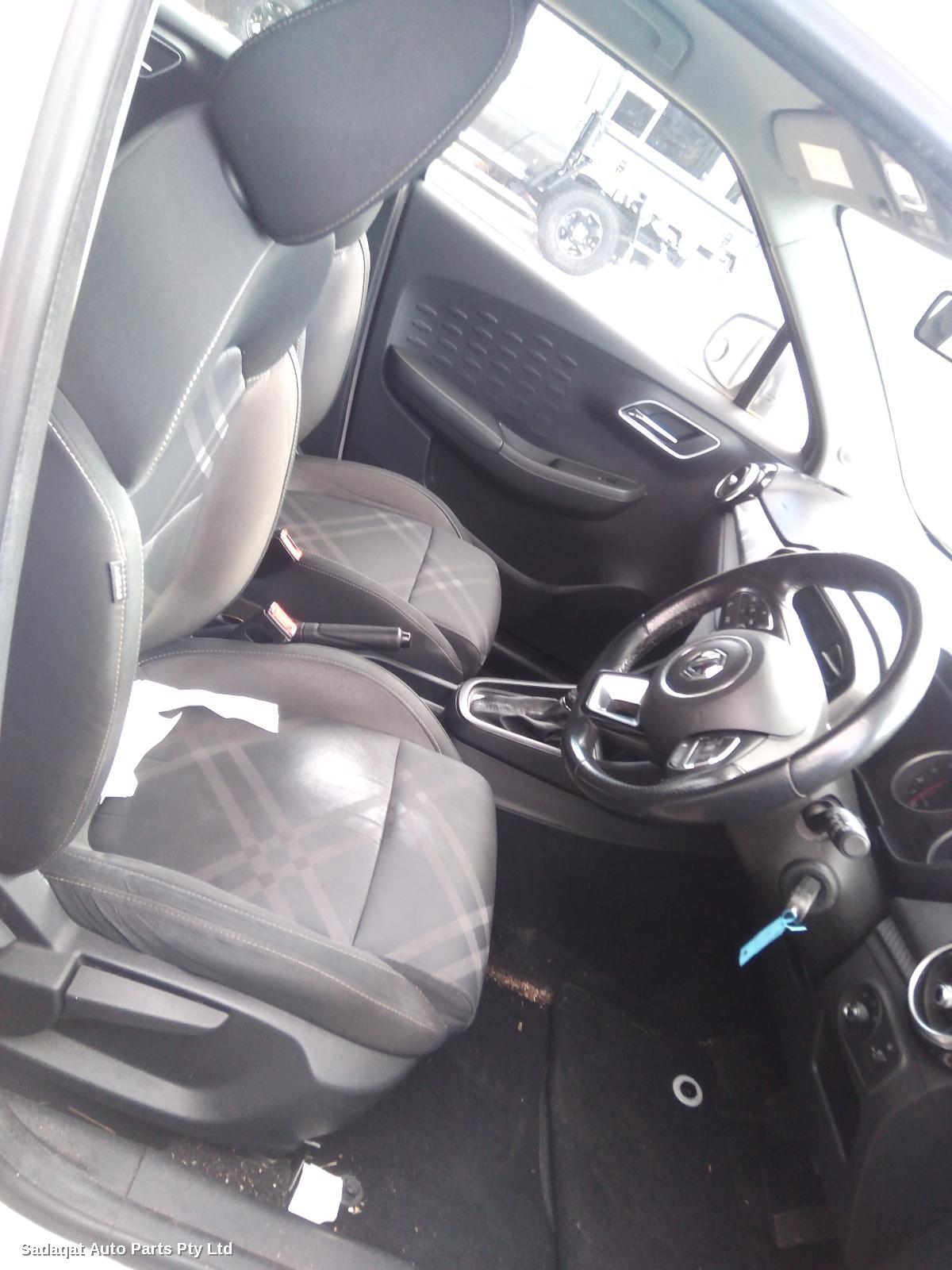 Mg Mg3 Left Front Door