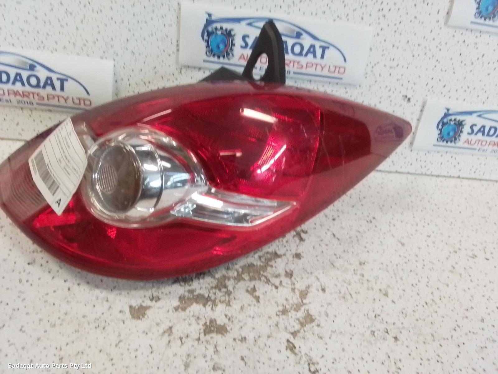 Nissan Tiida Right Taillight