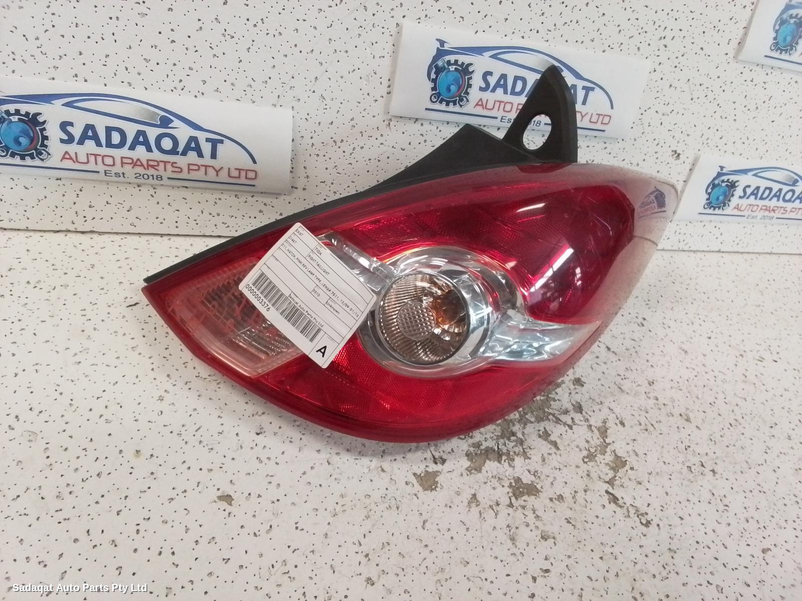 Nissan Tiida Right Taillight