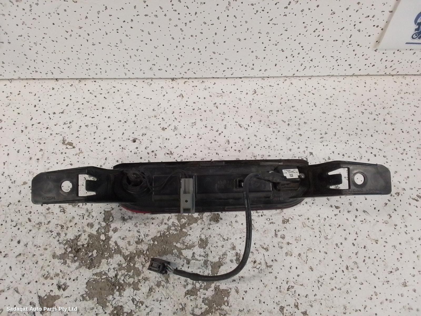 Chrysler 300c High Level Stoplight