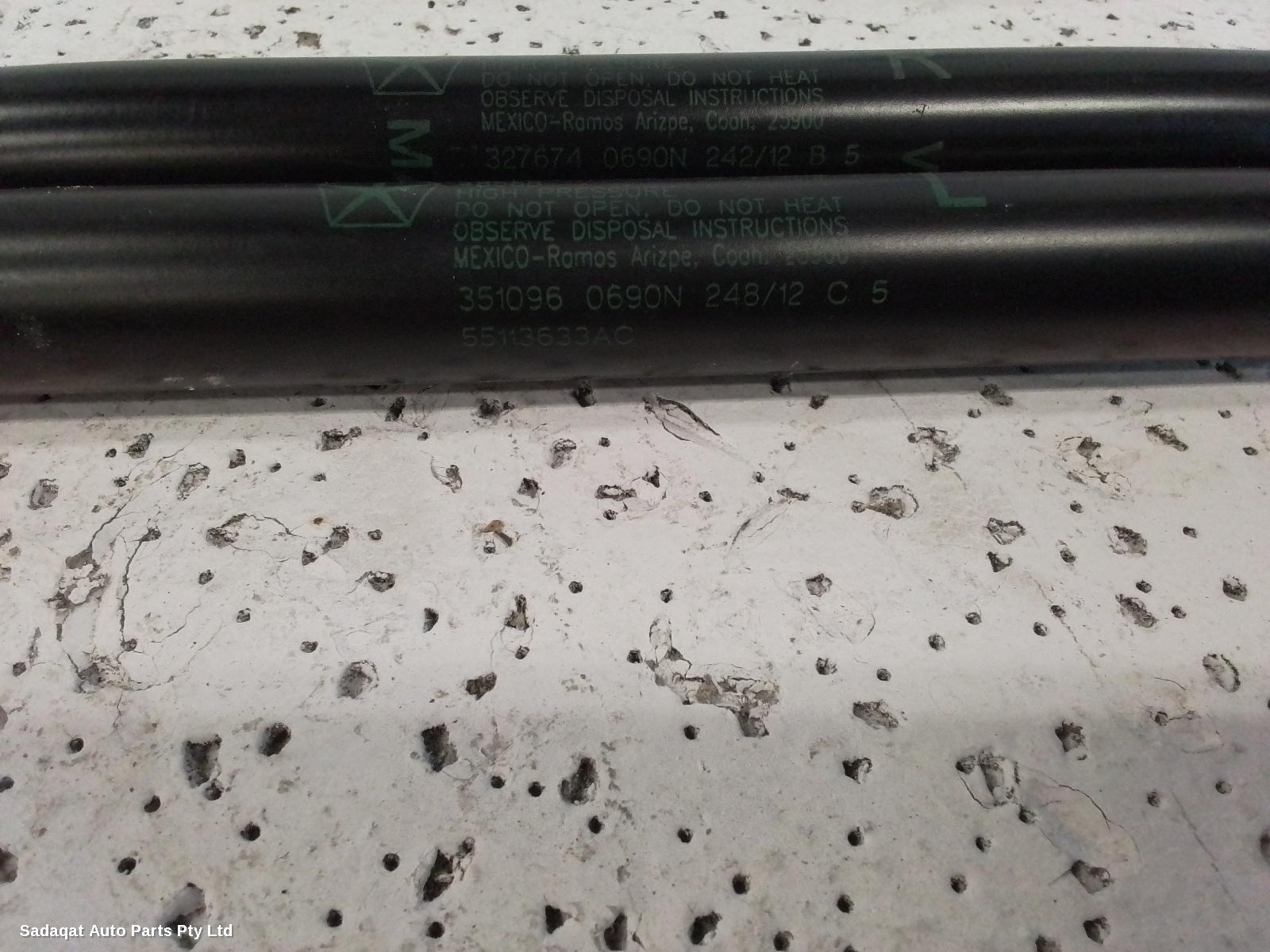 Jeep Grandcherokee Hatch Strut