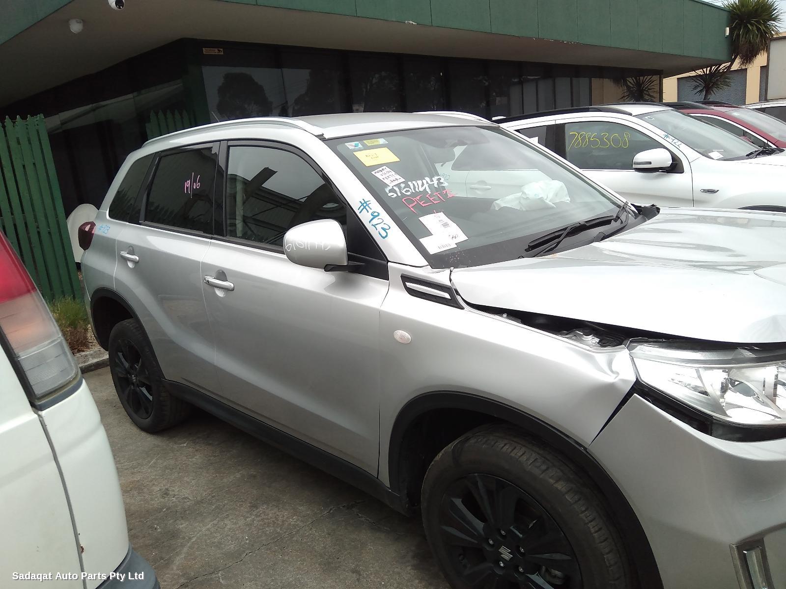 Suzuki Vitara Right Door Mirror
