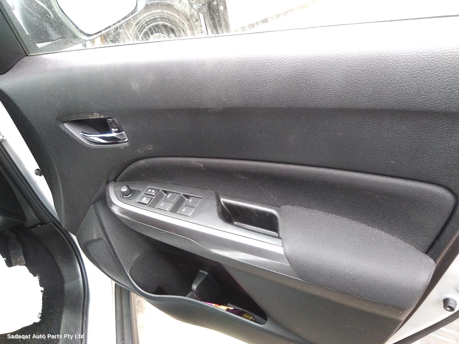 Suzuki Vitara Right Door Mirror