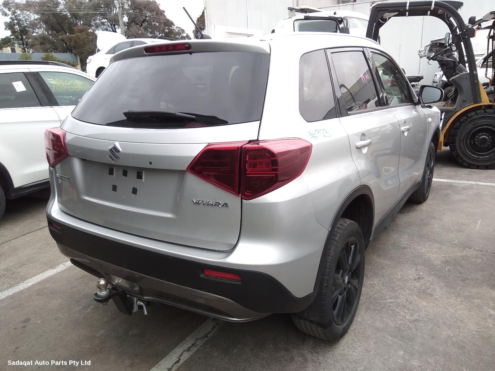 Suzuki Vitara Right Door Mirror