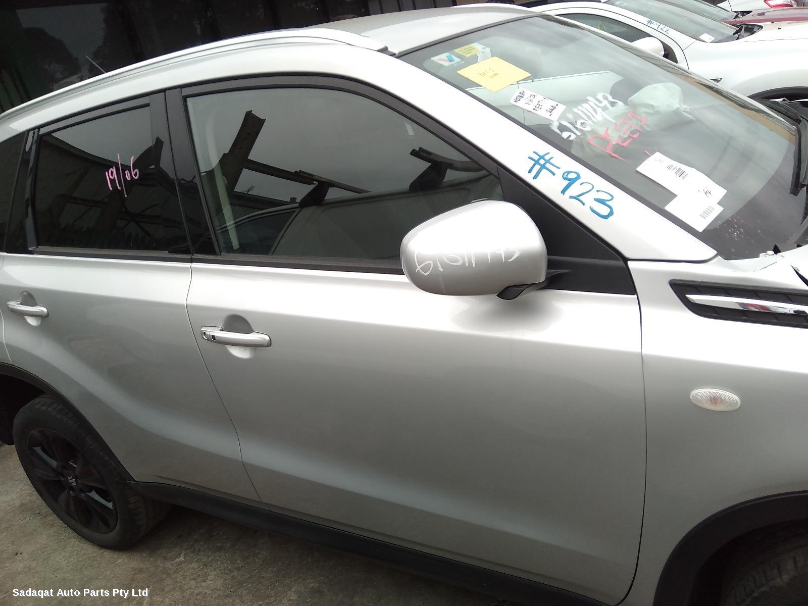 Suzuki Vitara Right Door Mirror