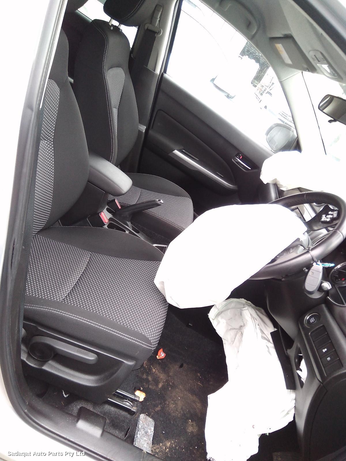 Suzuki Vitara Right Door Mirror