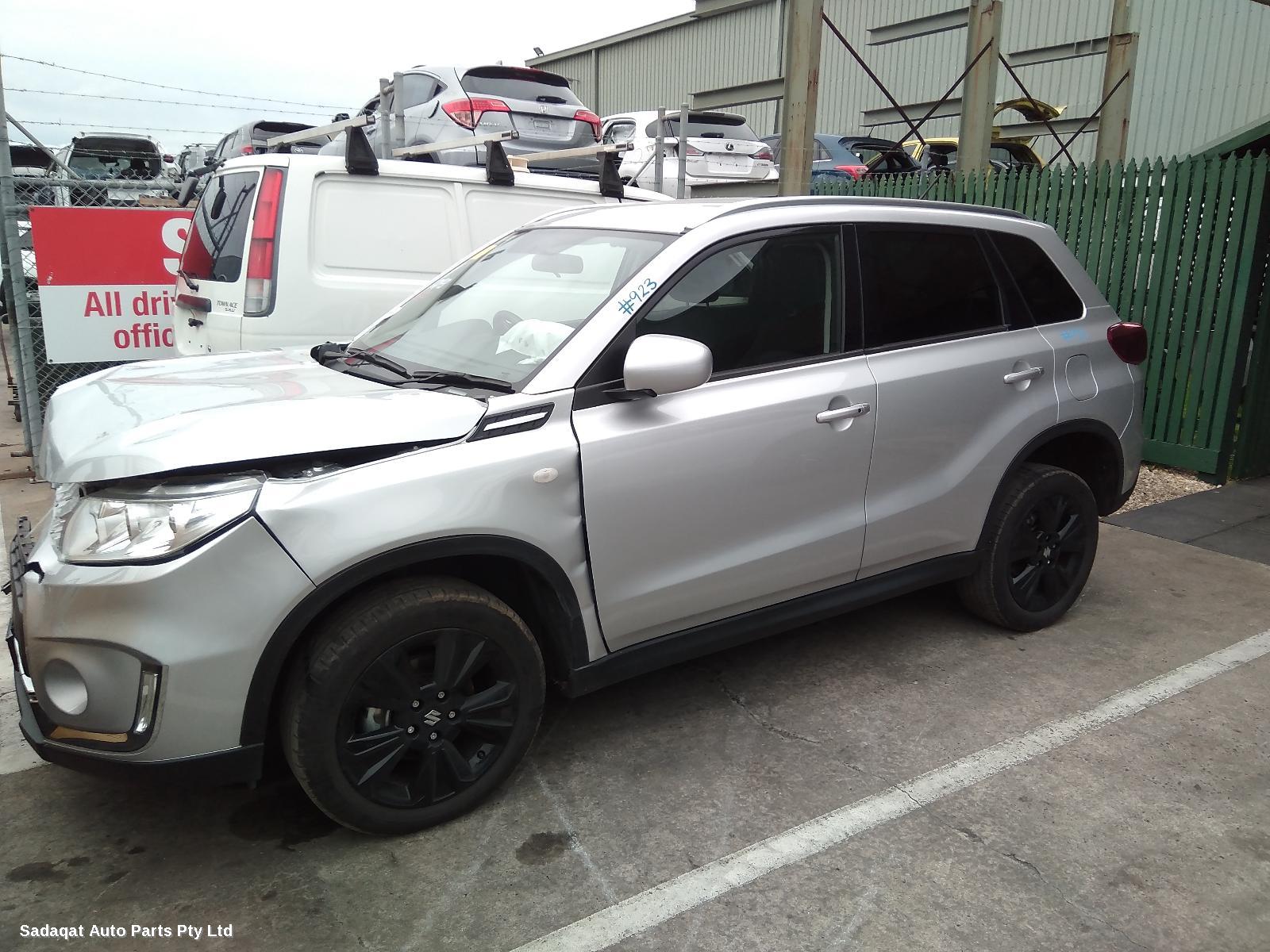 Suzuki Vitara Right Door Mirror