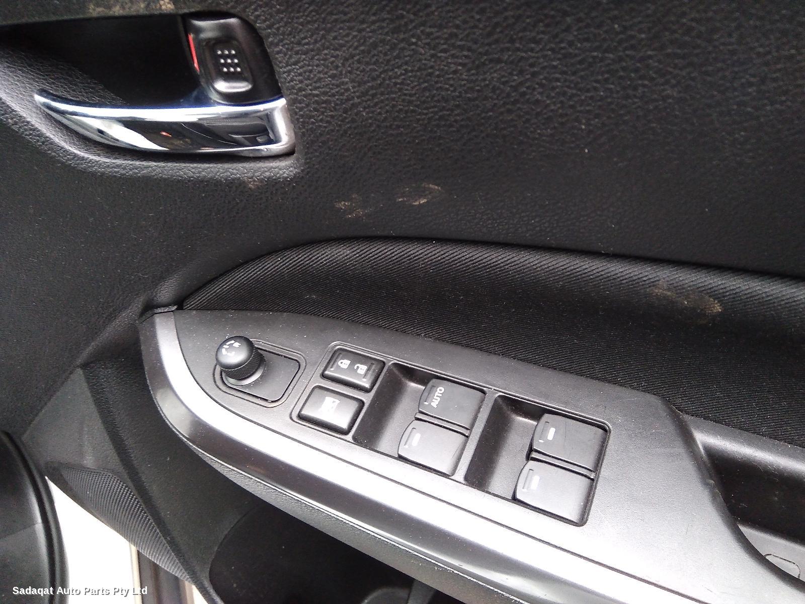 Suzuki Vitara Right Door Mirror