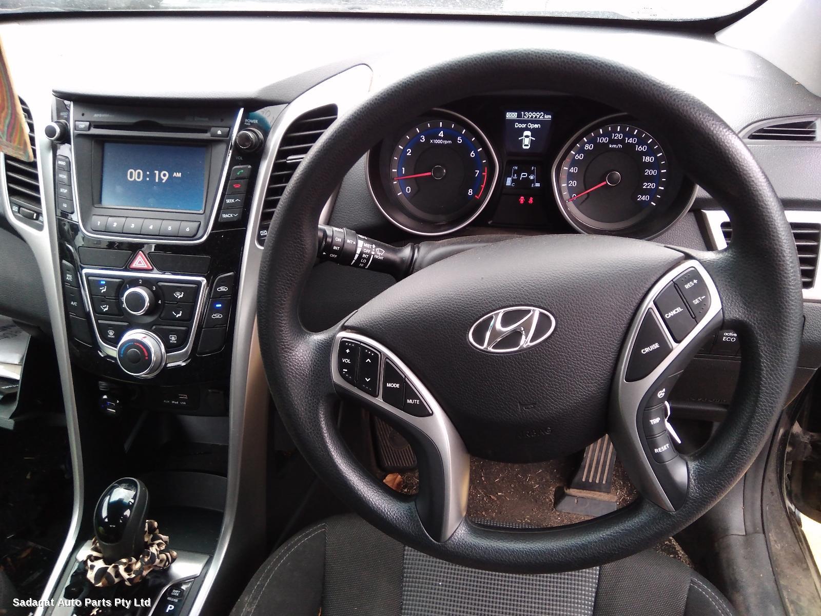 Hyundai I30 Left Door Mirror