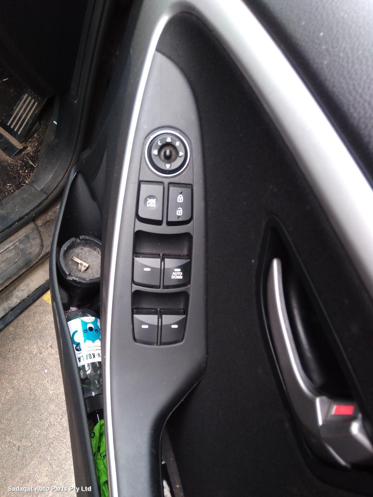 Hyundai I30 Left Door Mirror