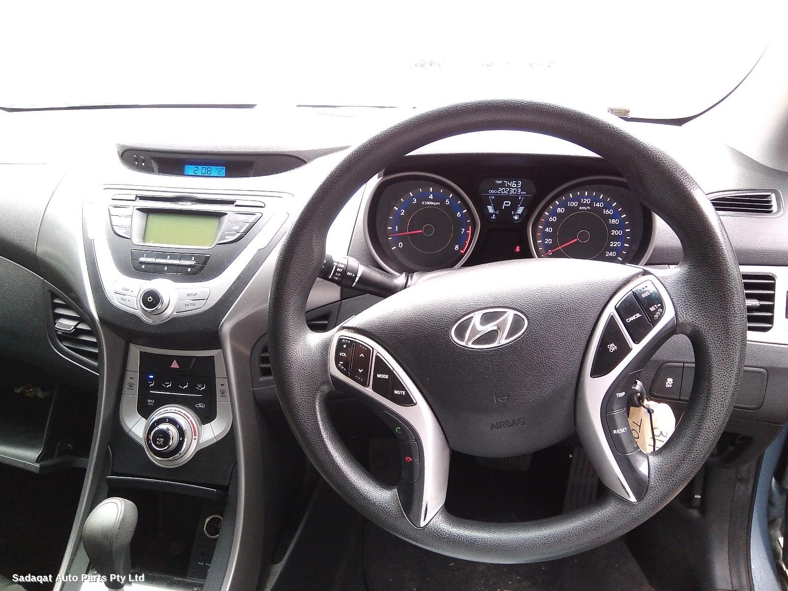 Hyundai Elantra Right Taillight