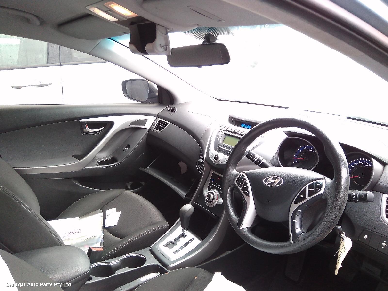 Hyundai Elantra Right Taillight