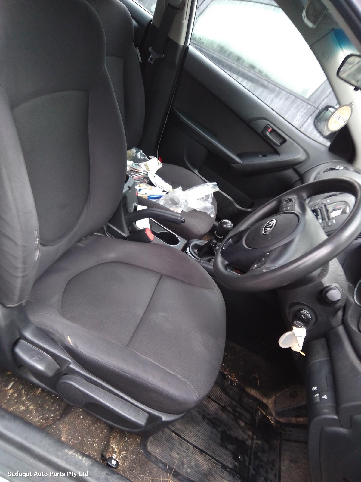 Kia Cerato R/bar Bracket/reinfo