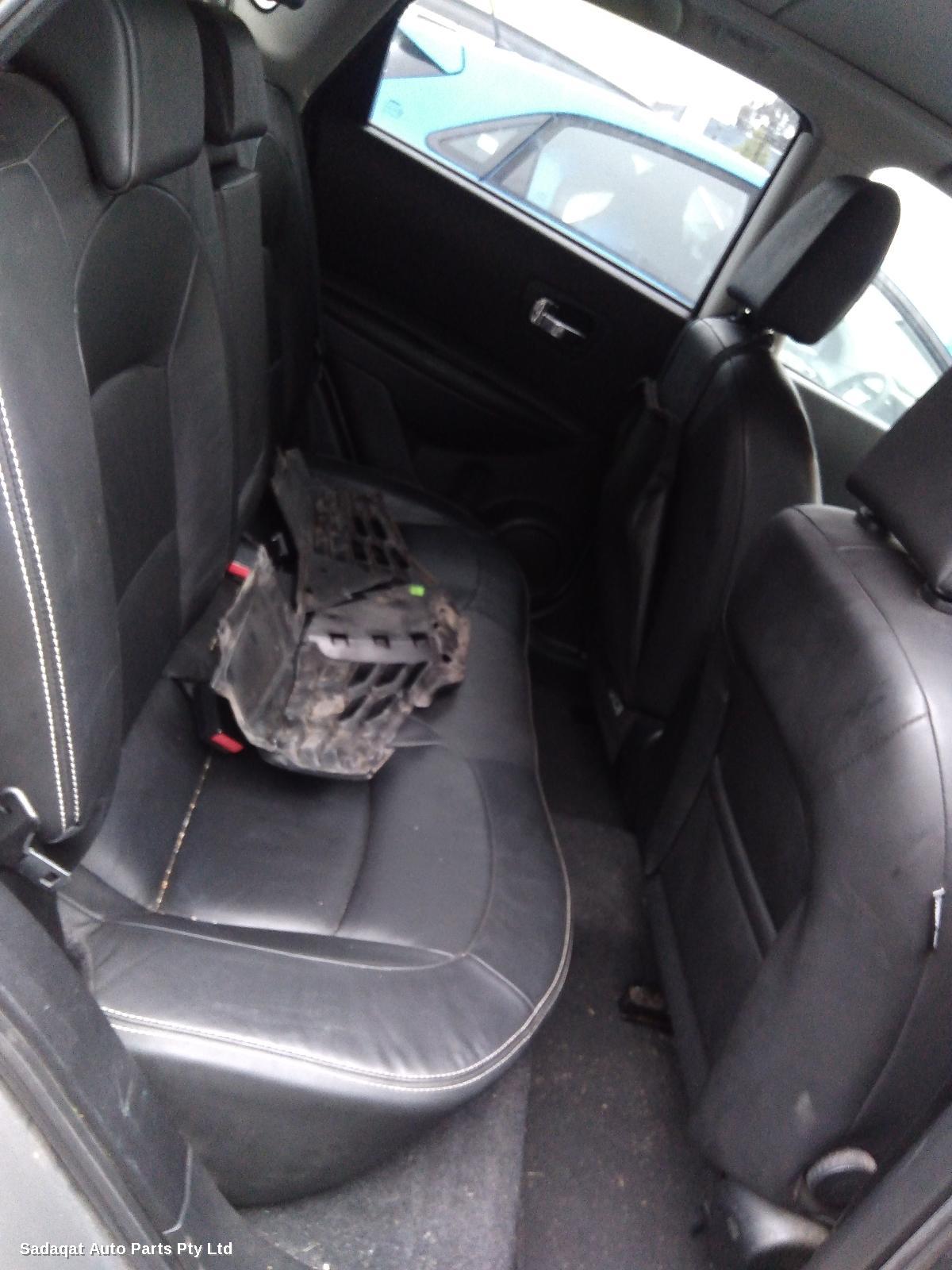 Nissan Dualis Front Seat