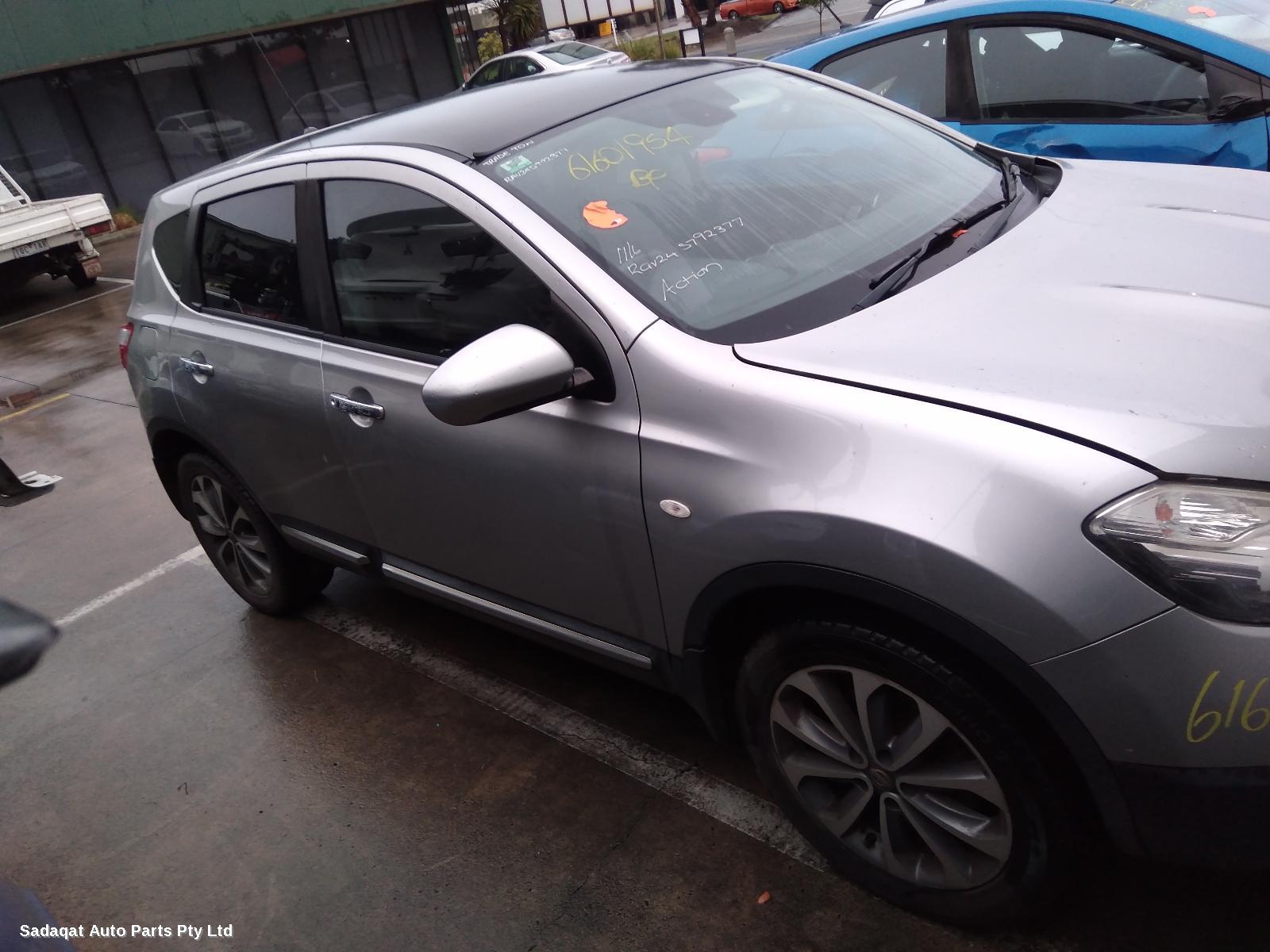 Nissan Dualis Front Seat