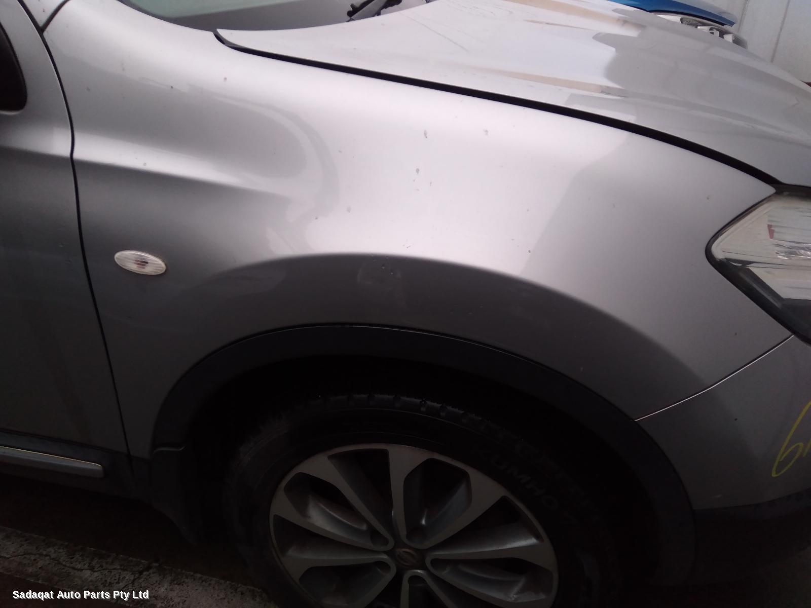 Nissan Dualis Front Seat