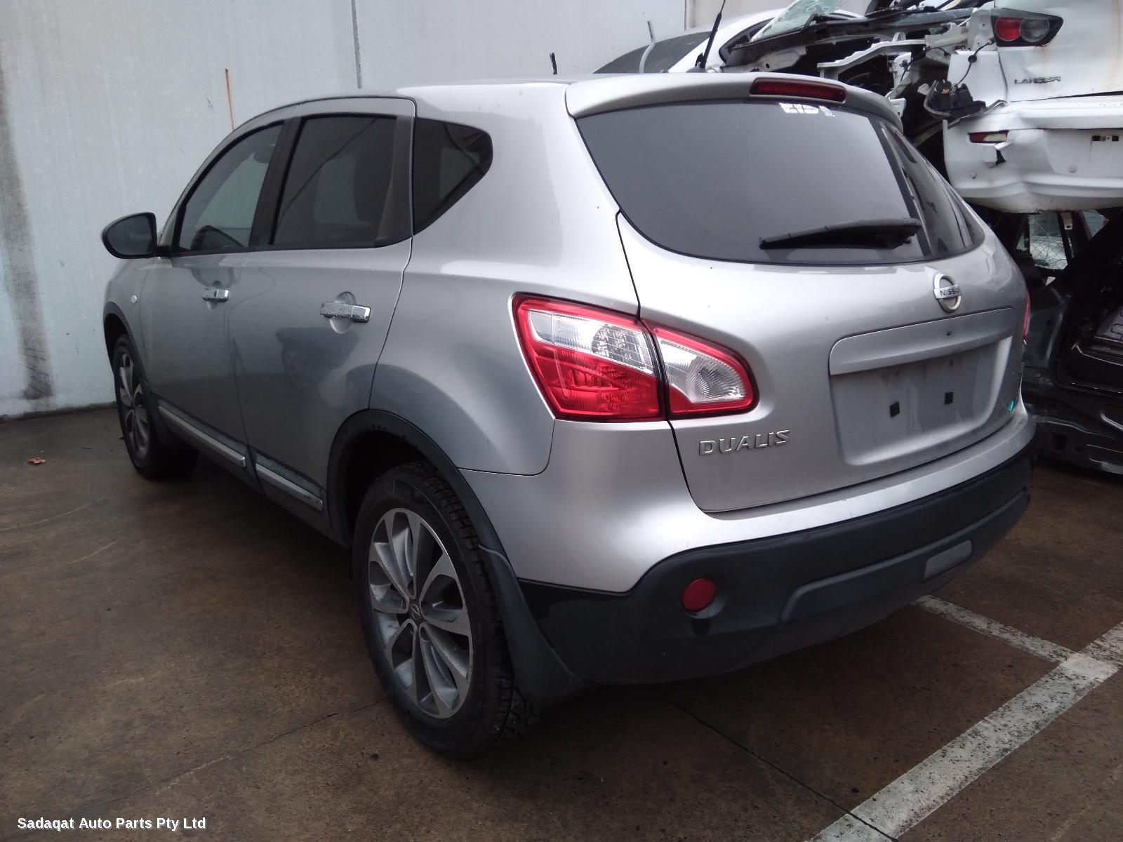 Nissan Dualis Front Seat