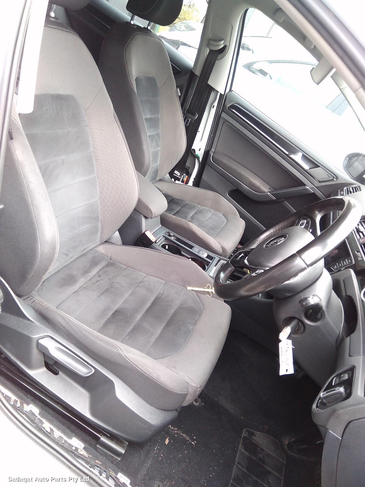 Volkswagen Golf Rear Garnish