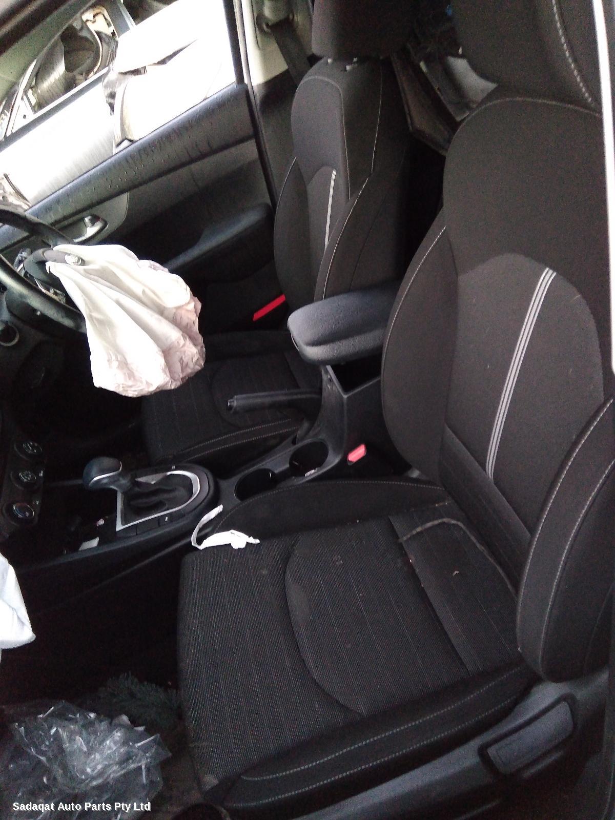 Kia Cerato Right Door Mirror