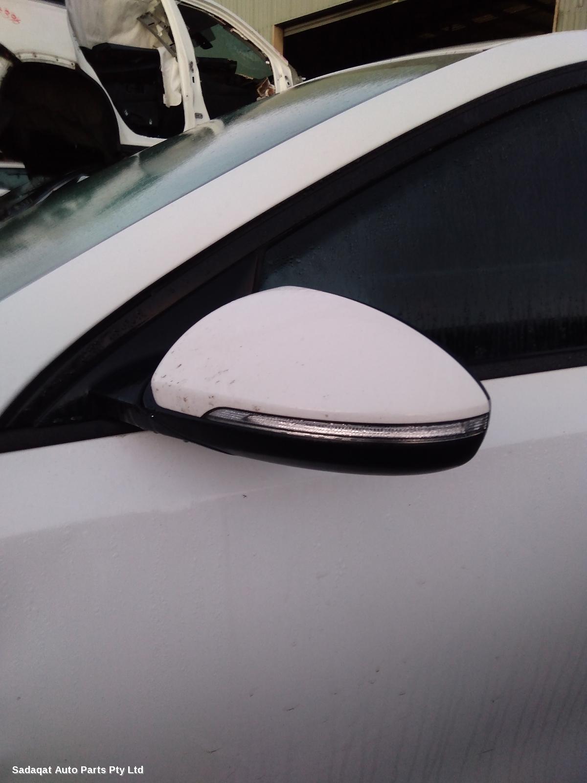 Kia Cerato Right Door Mirror