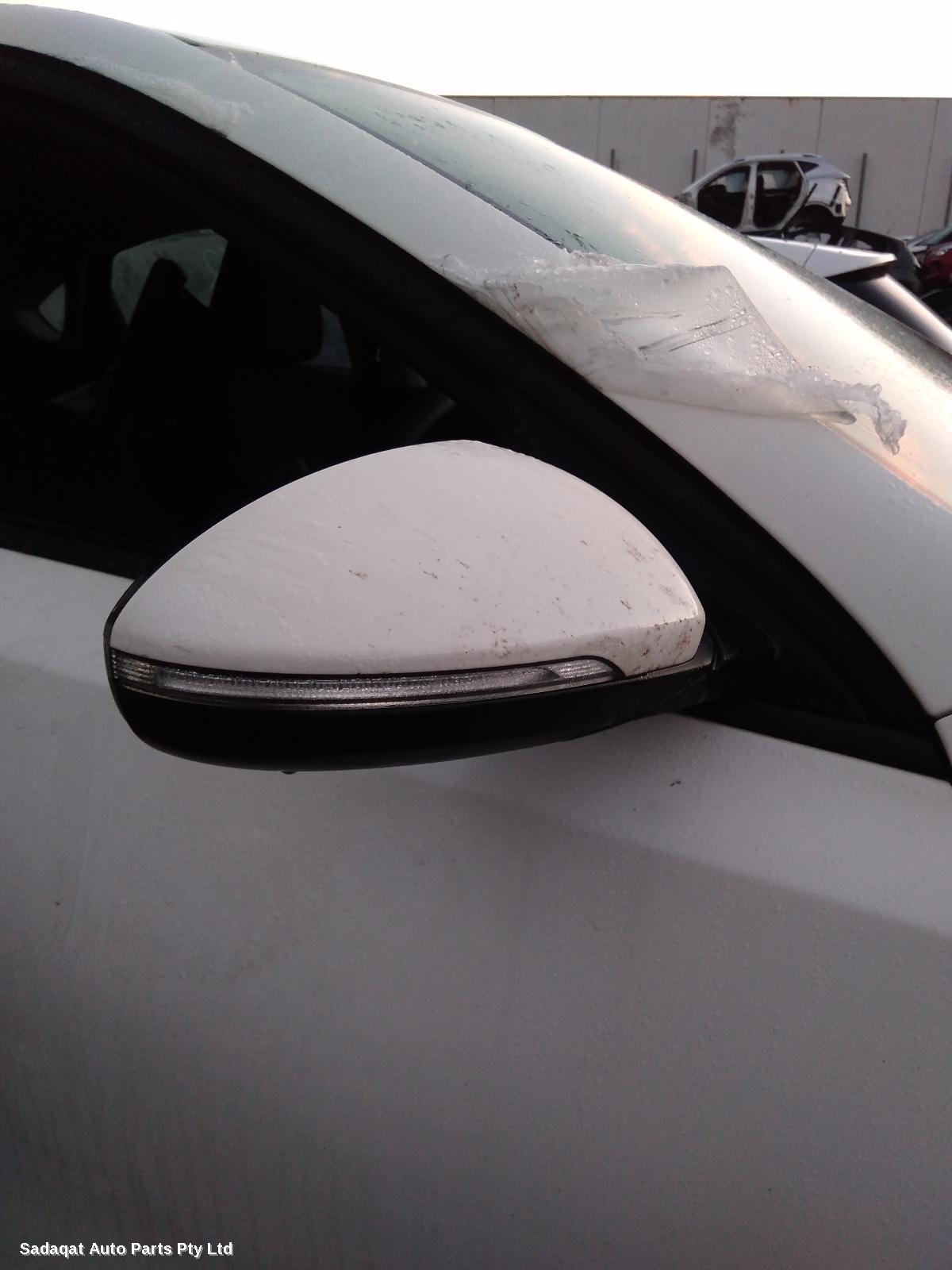 Kia Cerato Right Door Mirror