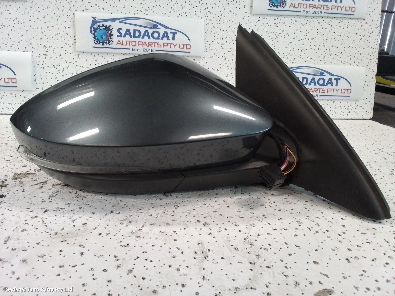 Skoda Octavia Right Door Mirror