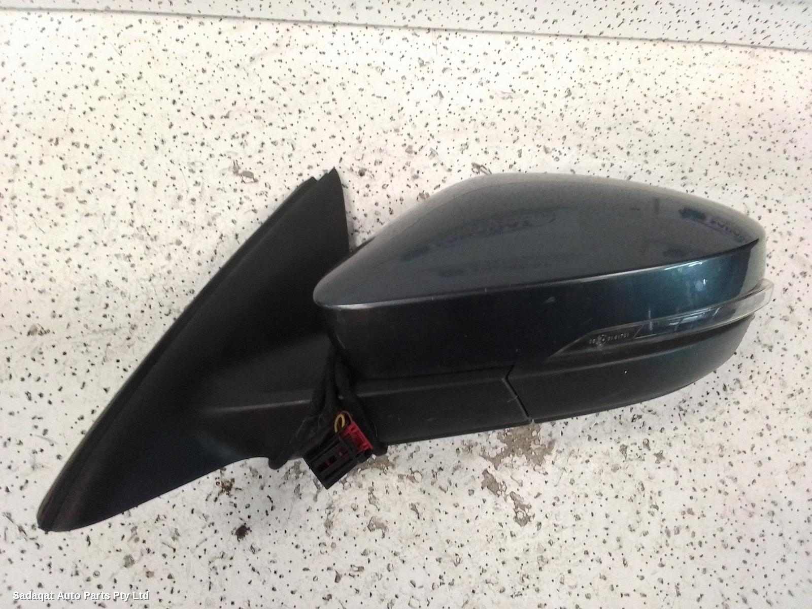 Skoda Octavia Left Door Mirror