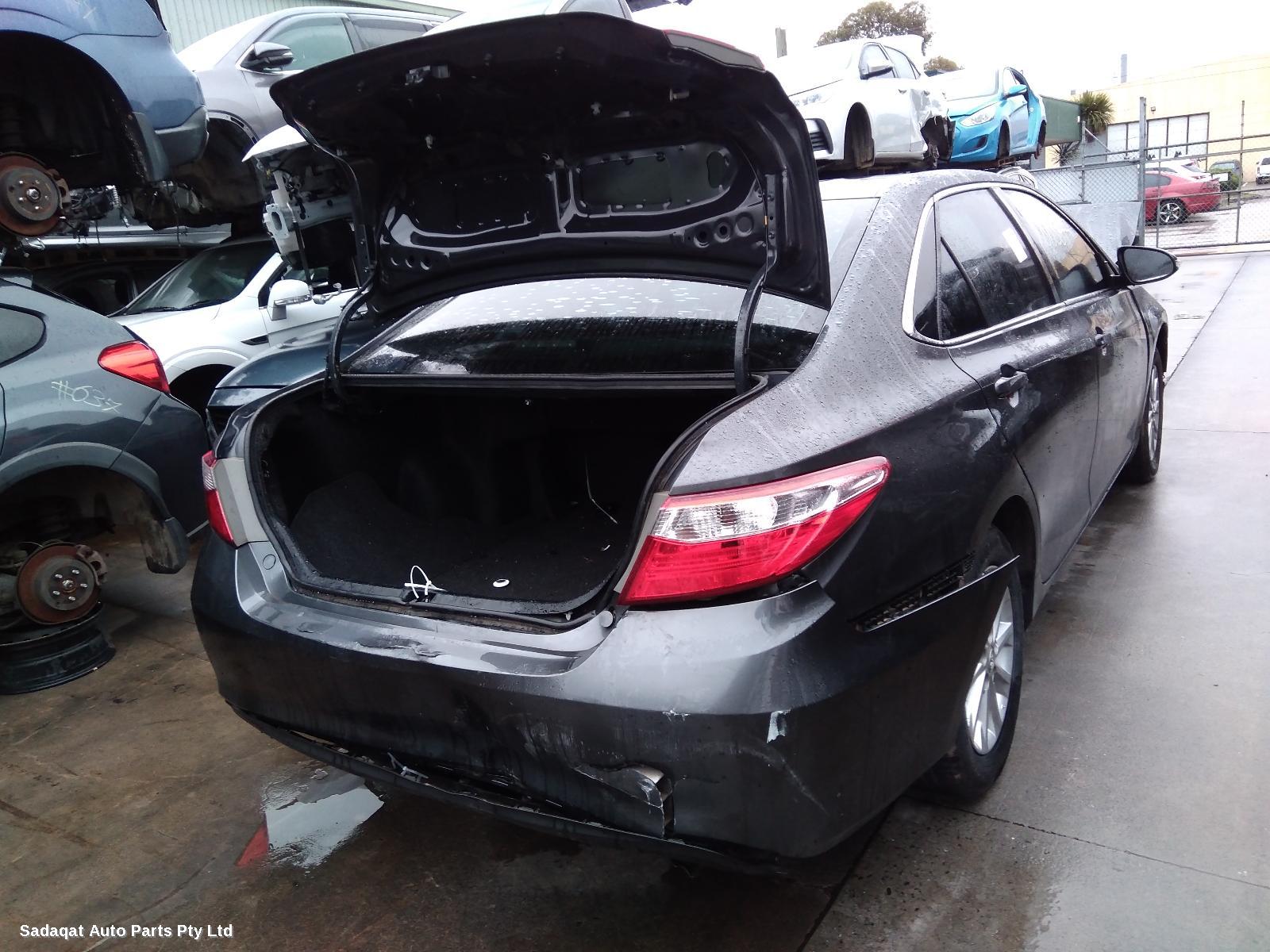 Toyota Camry Left Taillight