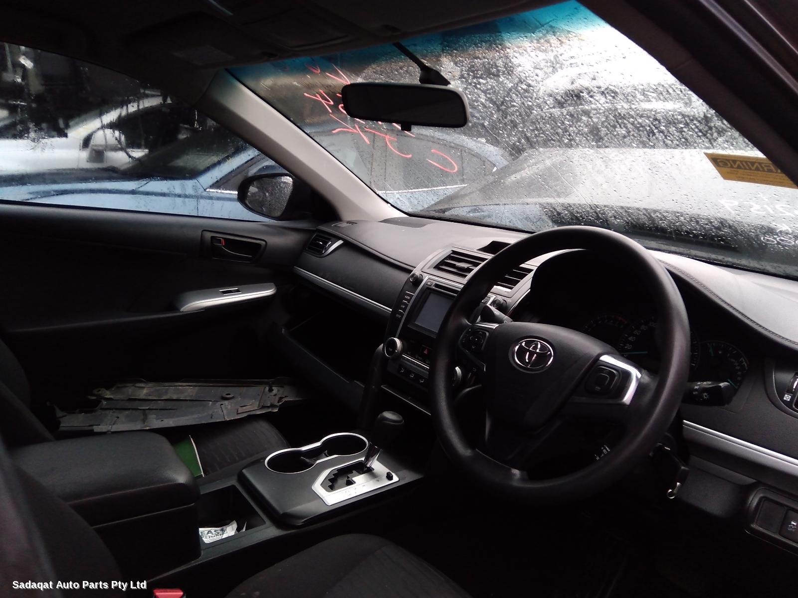 Toyota Camry Left Taillight