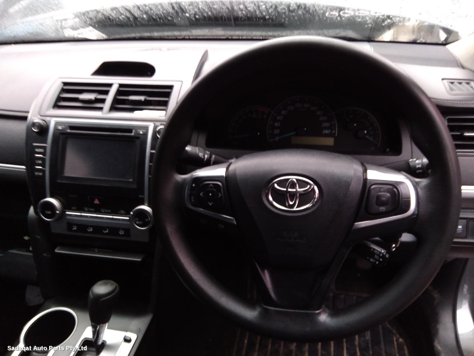 Toyota Camry Left Taillight