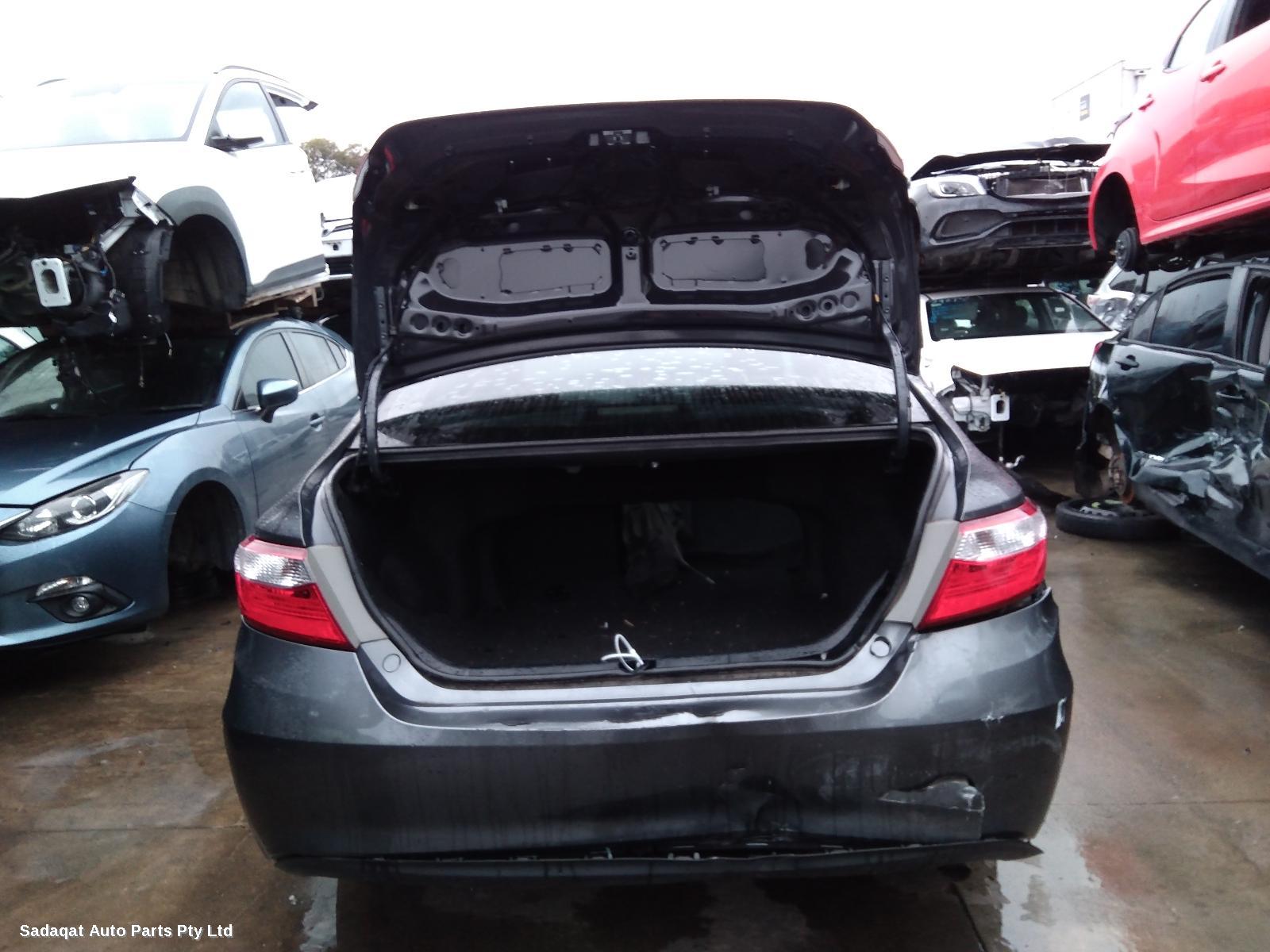 Toyota Camry Left Taillight