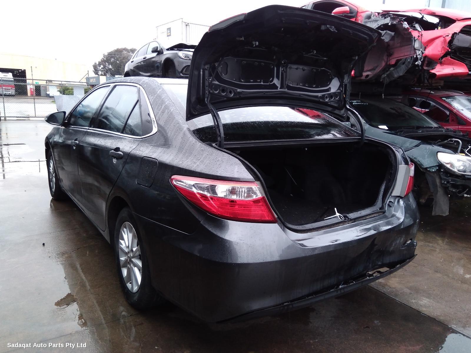 Toyota Camry Left Taillight