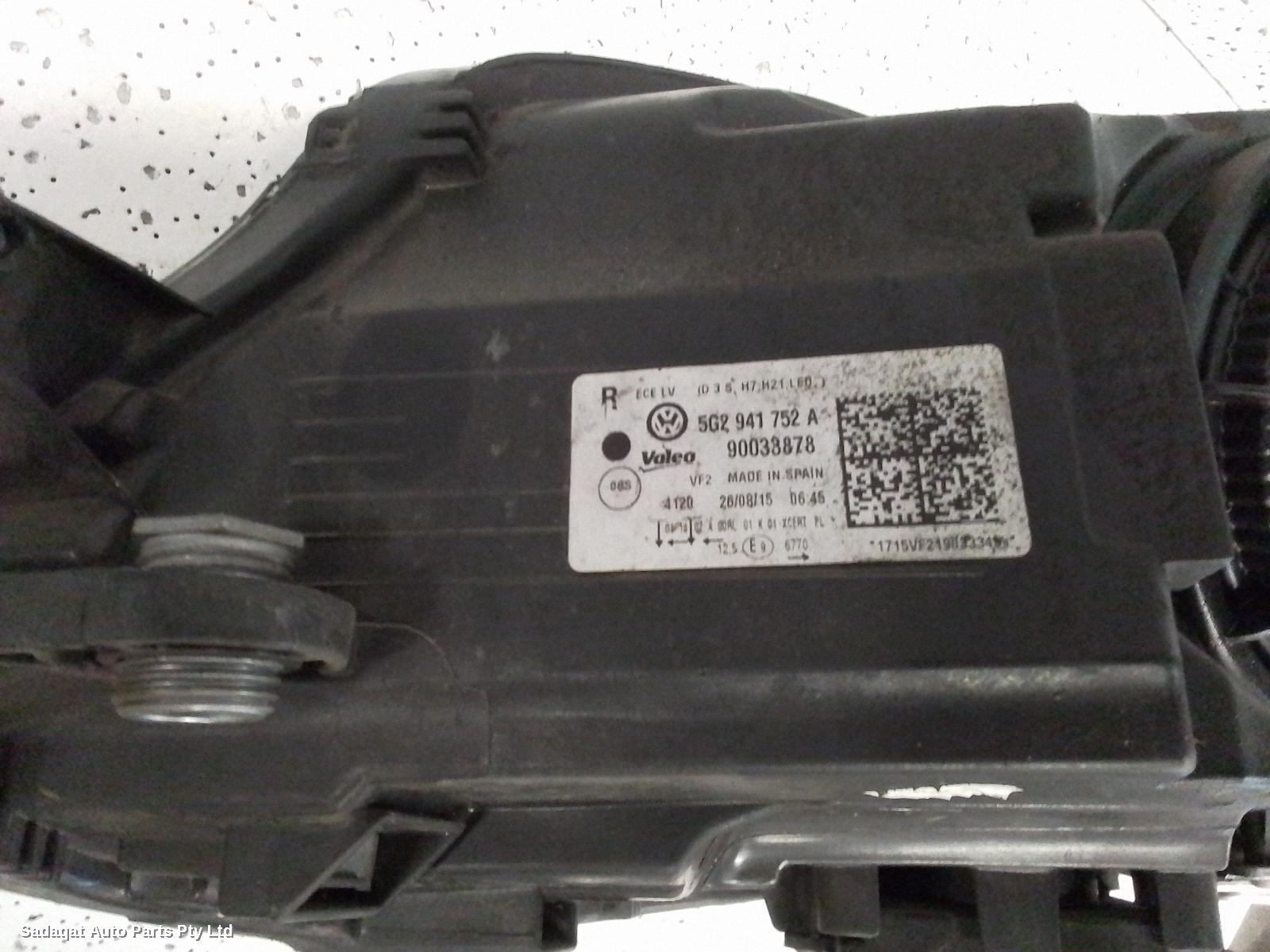 Volkswagen Golf Right Headlamp