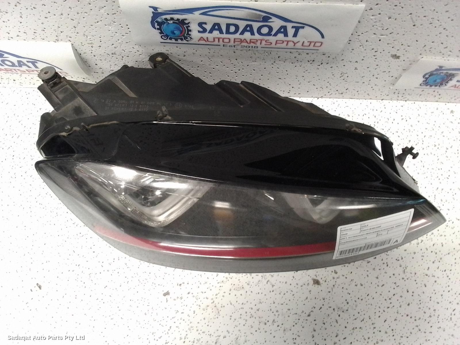 Volkswagen Golf Right Headlamp