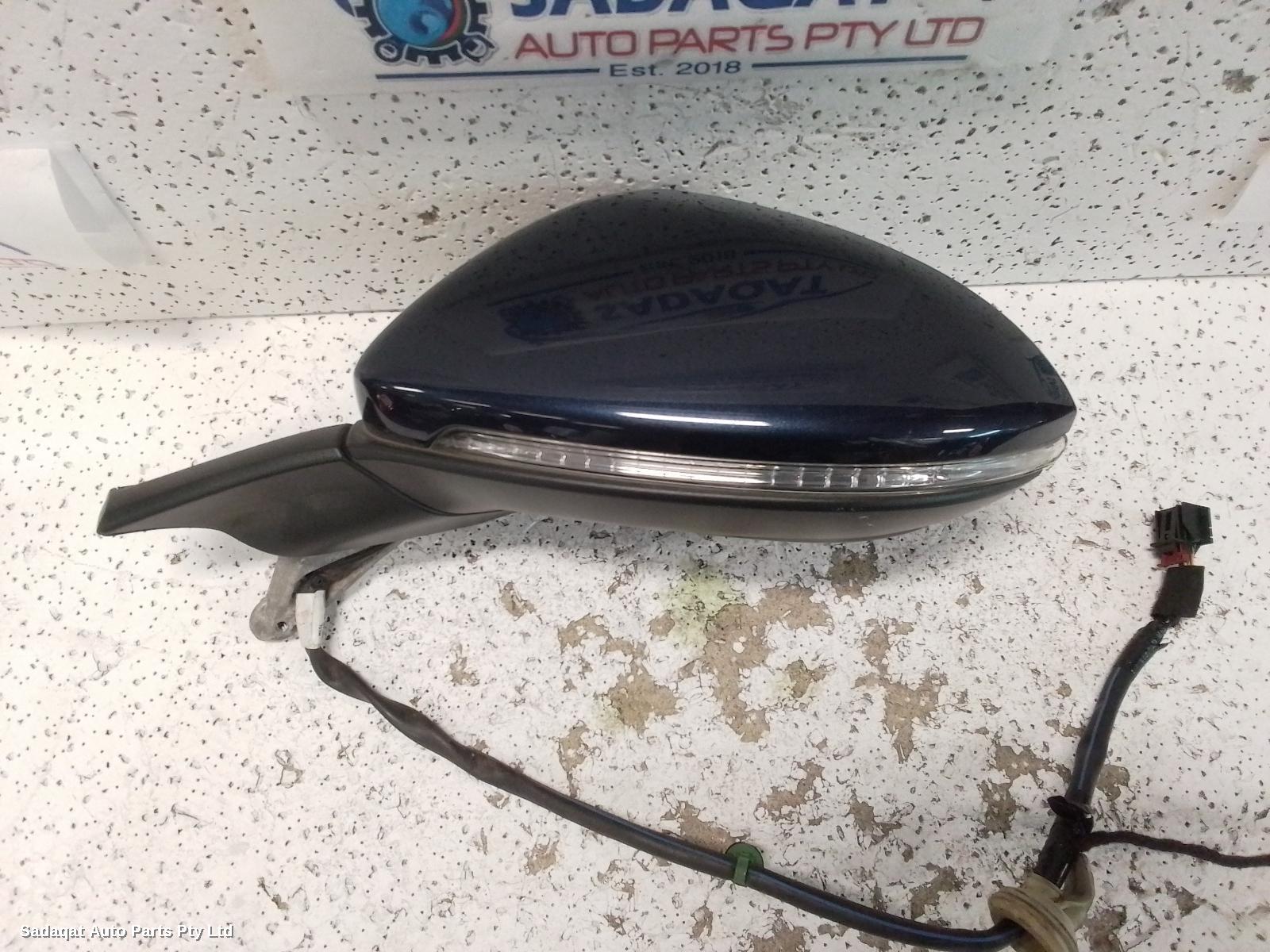 Volkswagen Golf Left Door Mirror