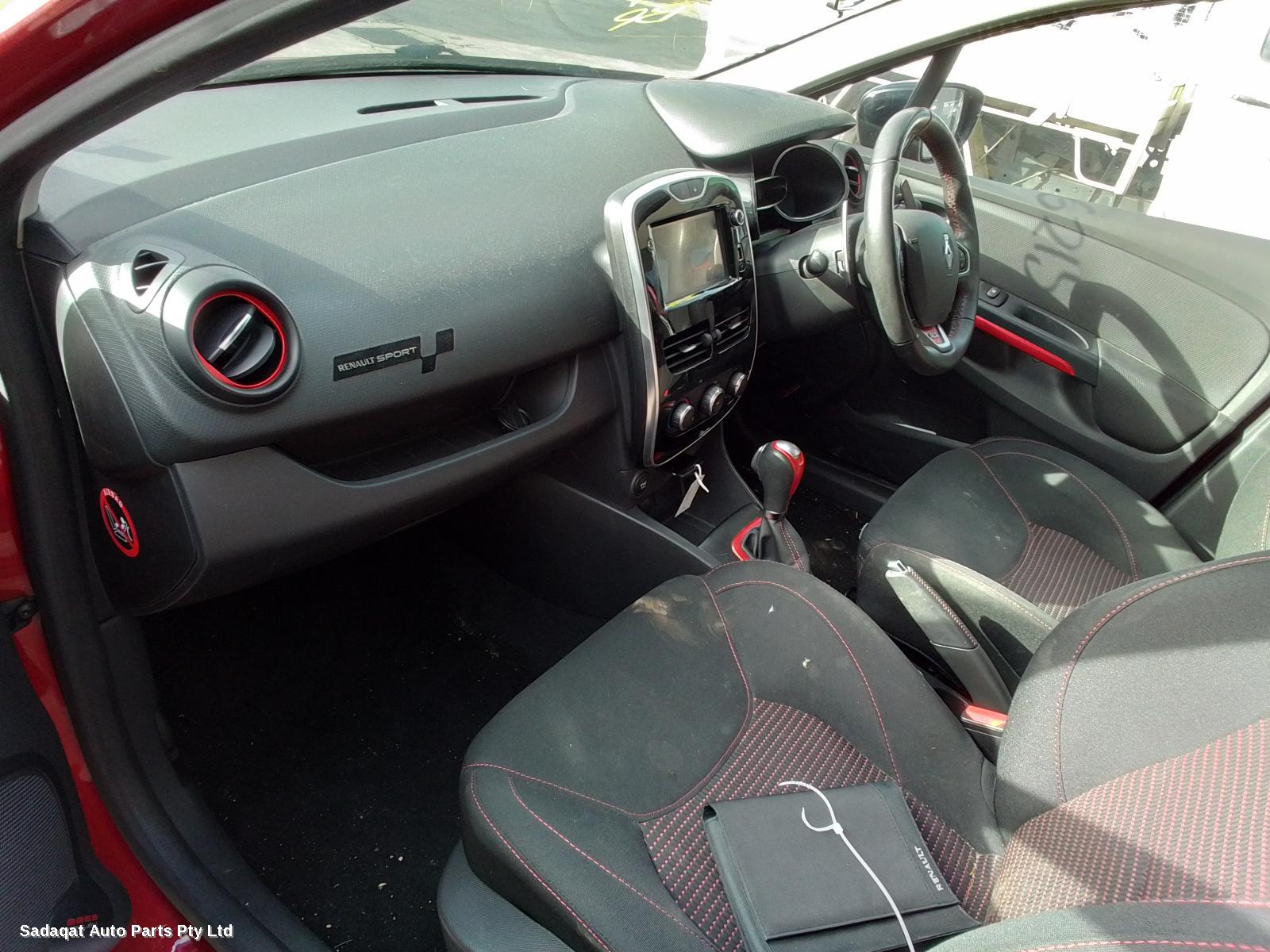 Renault Clio Left Rear Hub Assembly