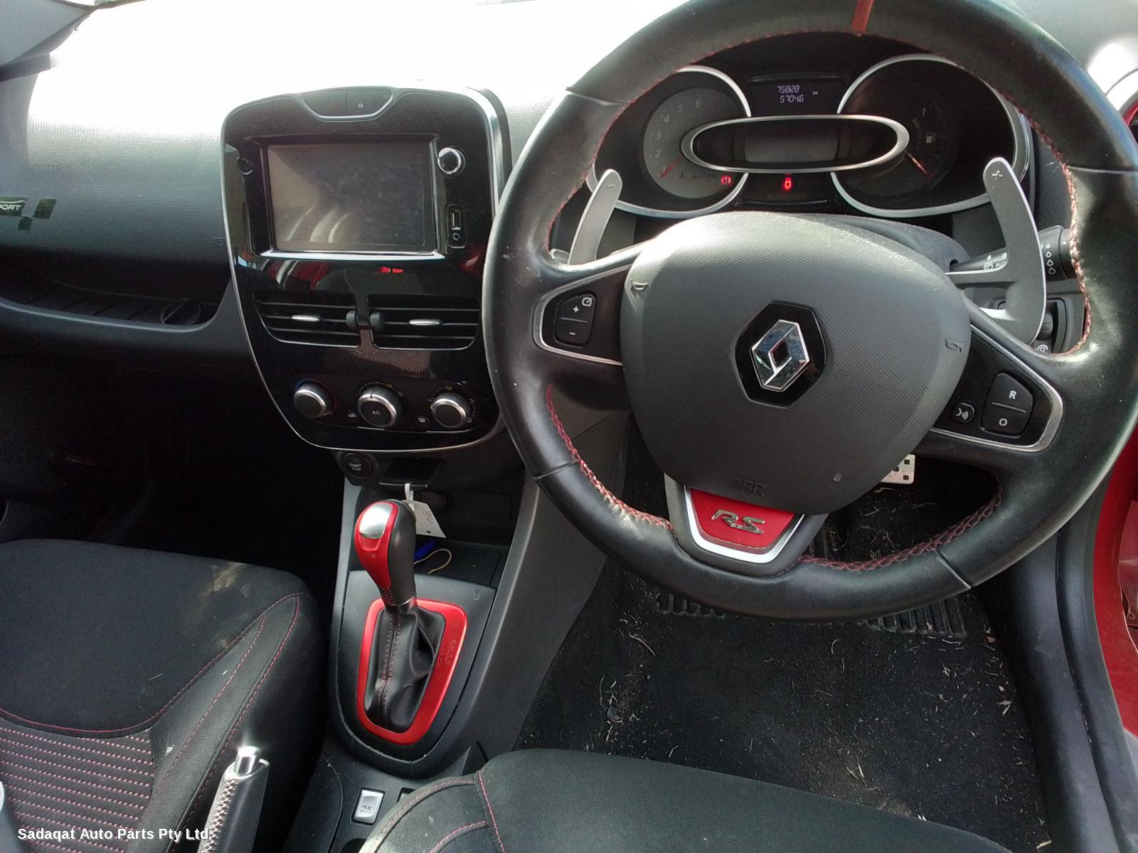 Renault Clio Left Rear Hub Assembly