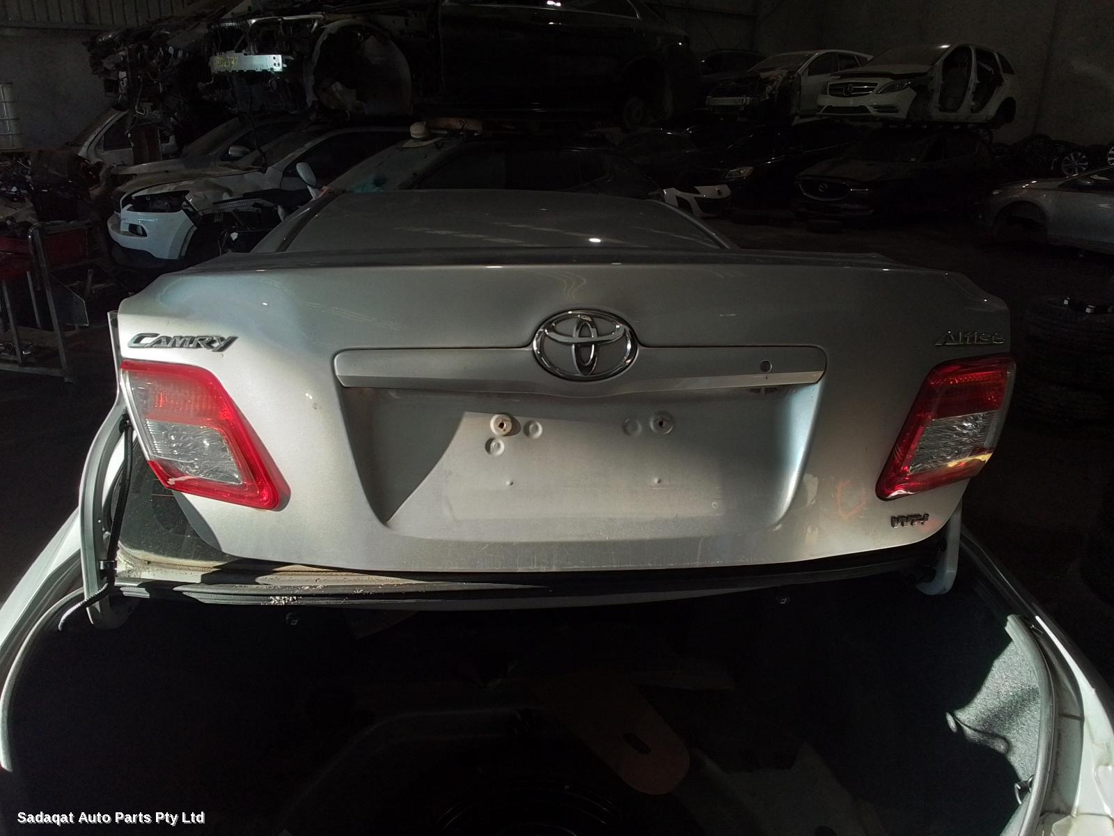 Toyota Camry Bonnet Lock/support